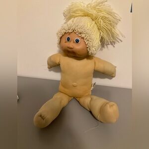Cabbage Patch Kids Doll Blonde Blue Eyes